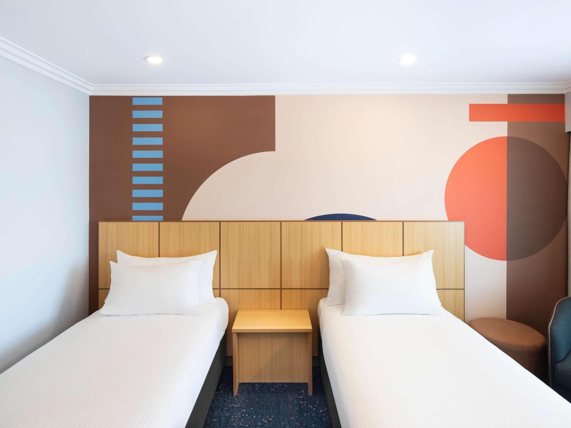 Travelodge Hotel 3*