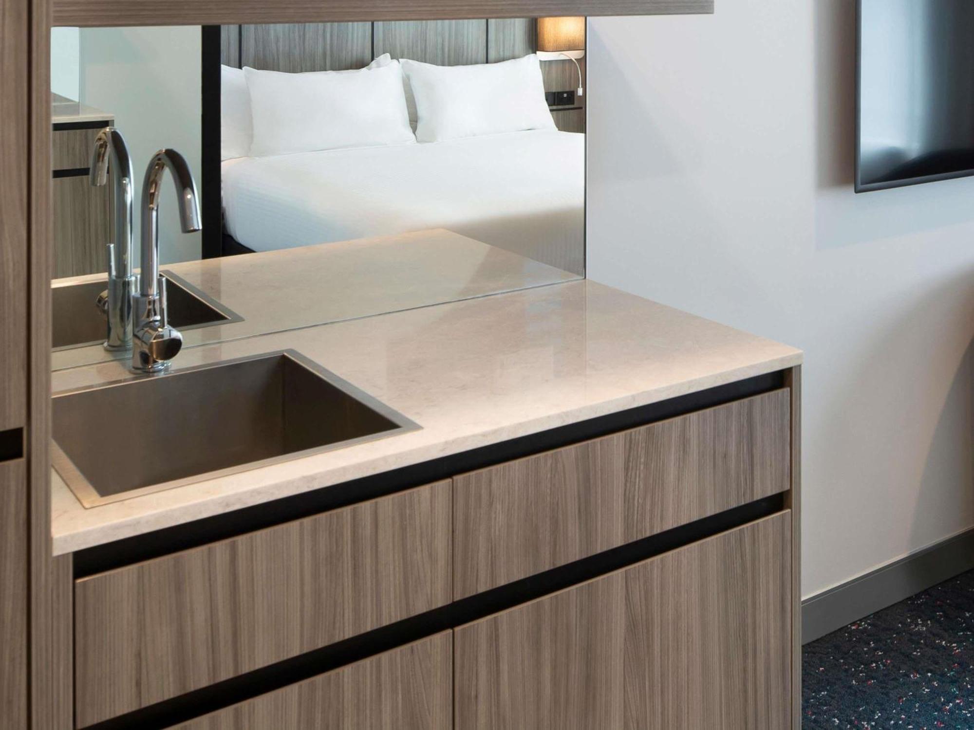 Travelodge 3*
